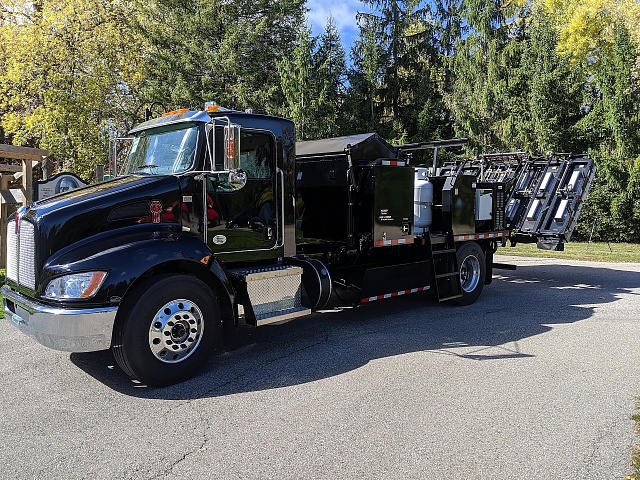 Автономный комплекс для для инфракрасного ямочного ремонта на базе грузового автомобиля P750-2TMV