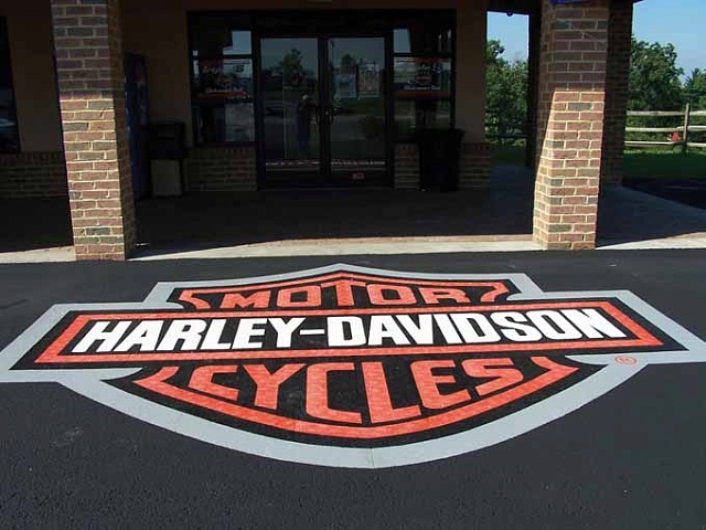 Представляем новую технологию рекламы на асфальтных покрытиях