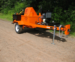 Прицепной гудронатор для транспортировки, подогрева и нанесения вяжущих материалов и асфальтовых эмульсий SGS 580 