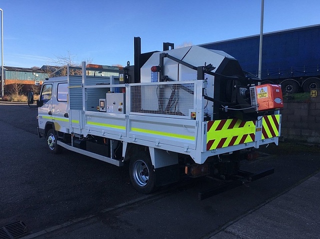 Ррециклер для ямочного ремонта на автомобиле VEB 250WAG