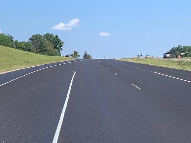 Micro Surfacing (микросюрфейсинг) - это микропрофилирование (микропокрытие, микрошлифовка) поверхности существующего дорожного покрытие из асфальта