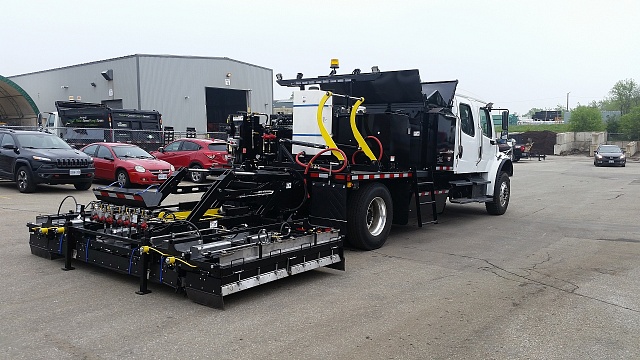 Автономный комплекс для для инфракрасного ямочного ремонта на базе грузового автомобиля P750-2TMV