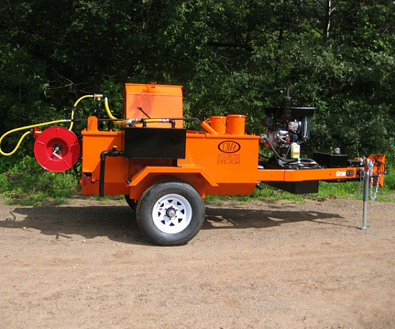 Прицепной гудронатор с подогревом для асфальтовых эмульсий SGS 180