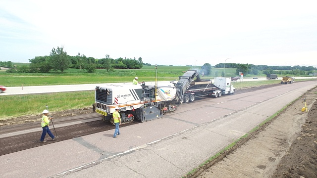 Cold Planing & Micro Milling - холодная планировка методом фрезерования или профилирования, представляет собой контролируемое удаление поверхности существующего дорожного покрытия