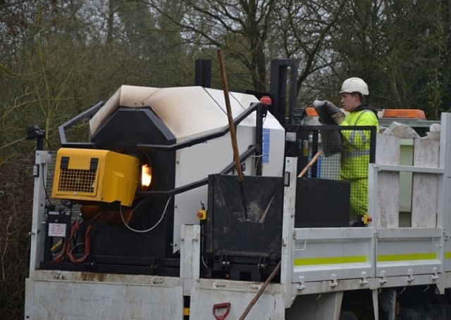 Ррециклер для ямочного ремонта на автомобиле VEB 250WAG