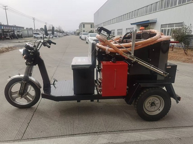 Плавильный котел заливщик на трехколесном шасси LS-100ZJ