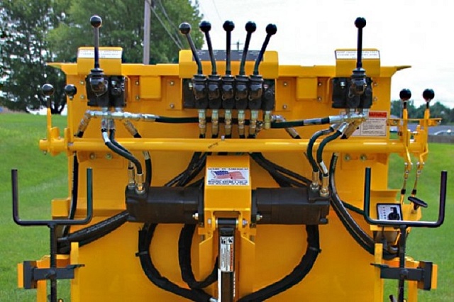 Мини укладчик асфальта на колесах АТР 211P