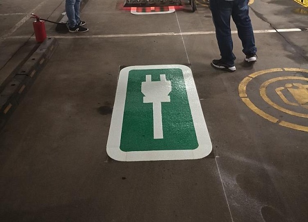 Нанесение разметки "Станция для зарядки авто"