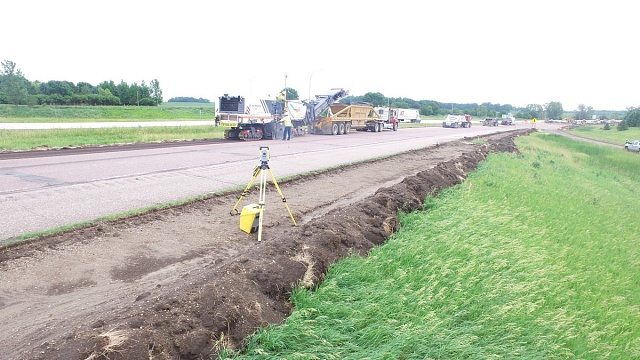 Cold Planing & Micro Milling - холодная планировка методом фрезерования или профилирования, представляет собой контролируемое удаление поверхности существующего дорожного покрытия